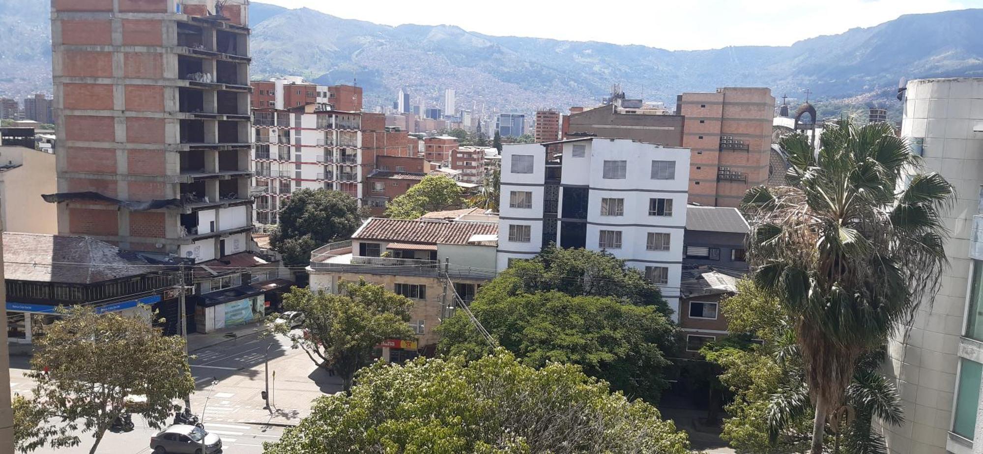 Apartamento Cold Ac-fast Wi-fi-great Location-medellin Fun *