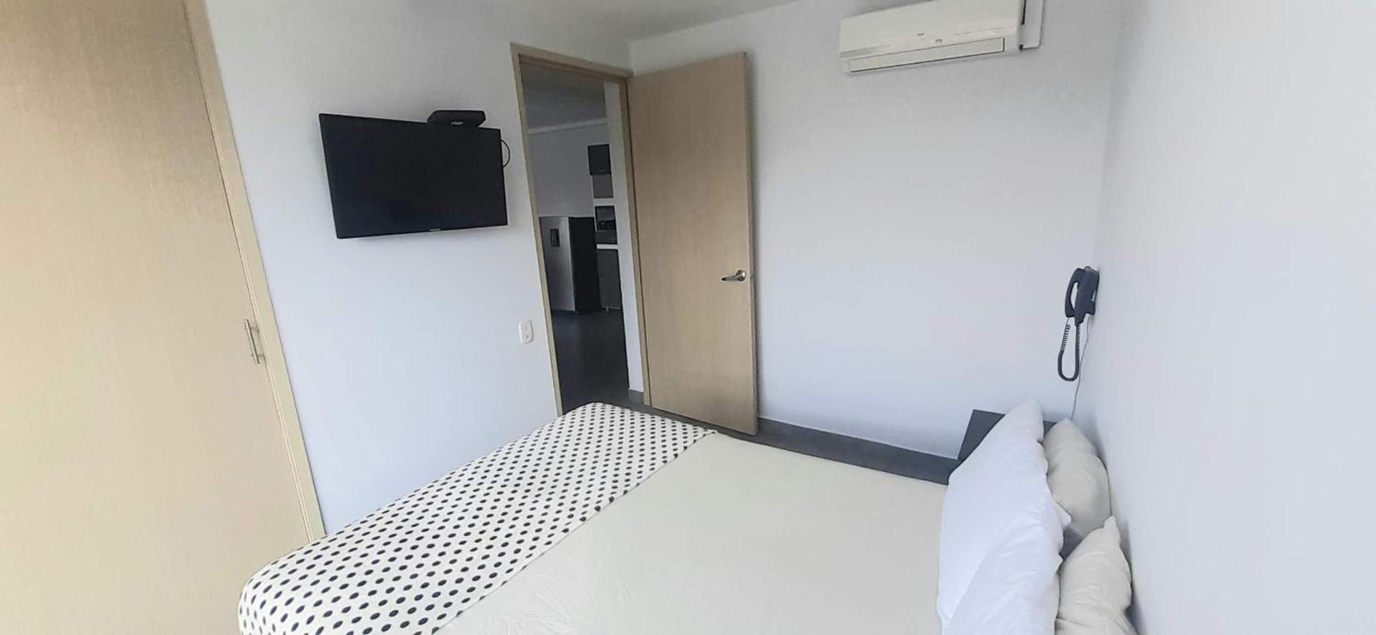 Cold Ac-fast Wi-fi-great Location-medellin Fun Apartamento
