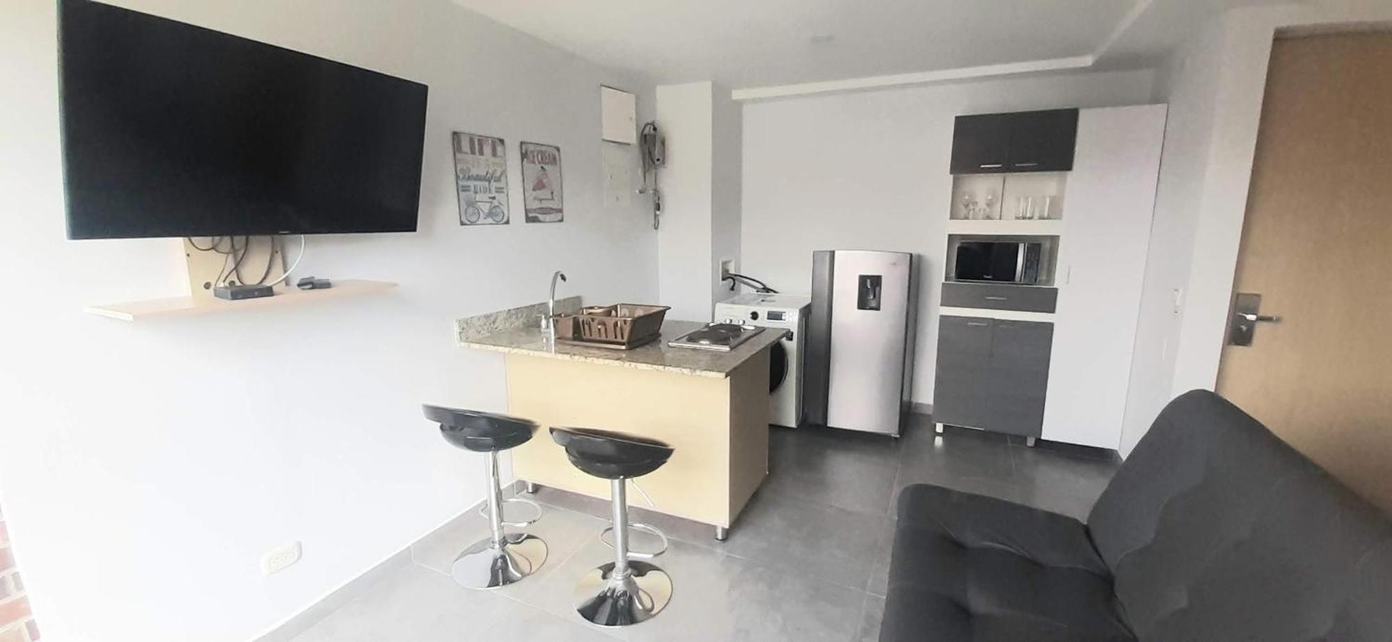 Cold Ac-fast Wi-fi-great Location-medellin Fun Apartamento *